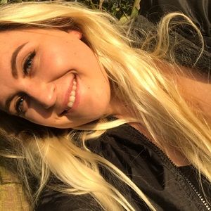 Meet your Posher, Alie